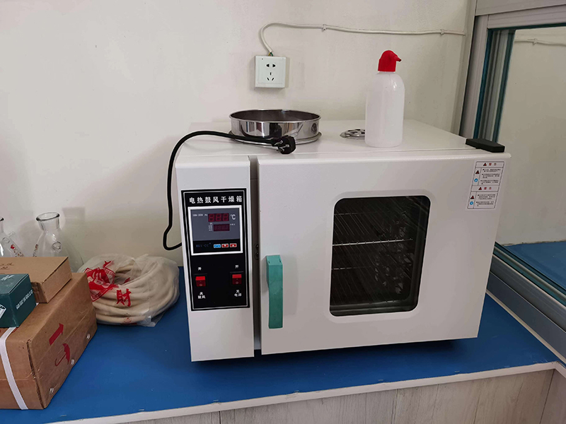 生產(chǎn)設(shè)備和化驗(yàn)設(shè)備